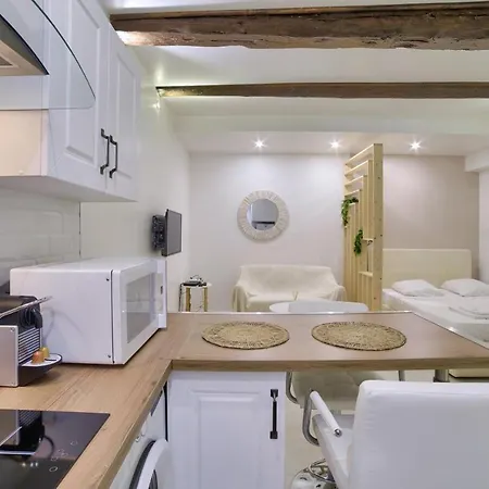 Superb Flat Near The In * Antibes